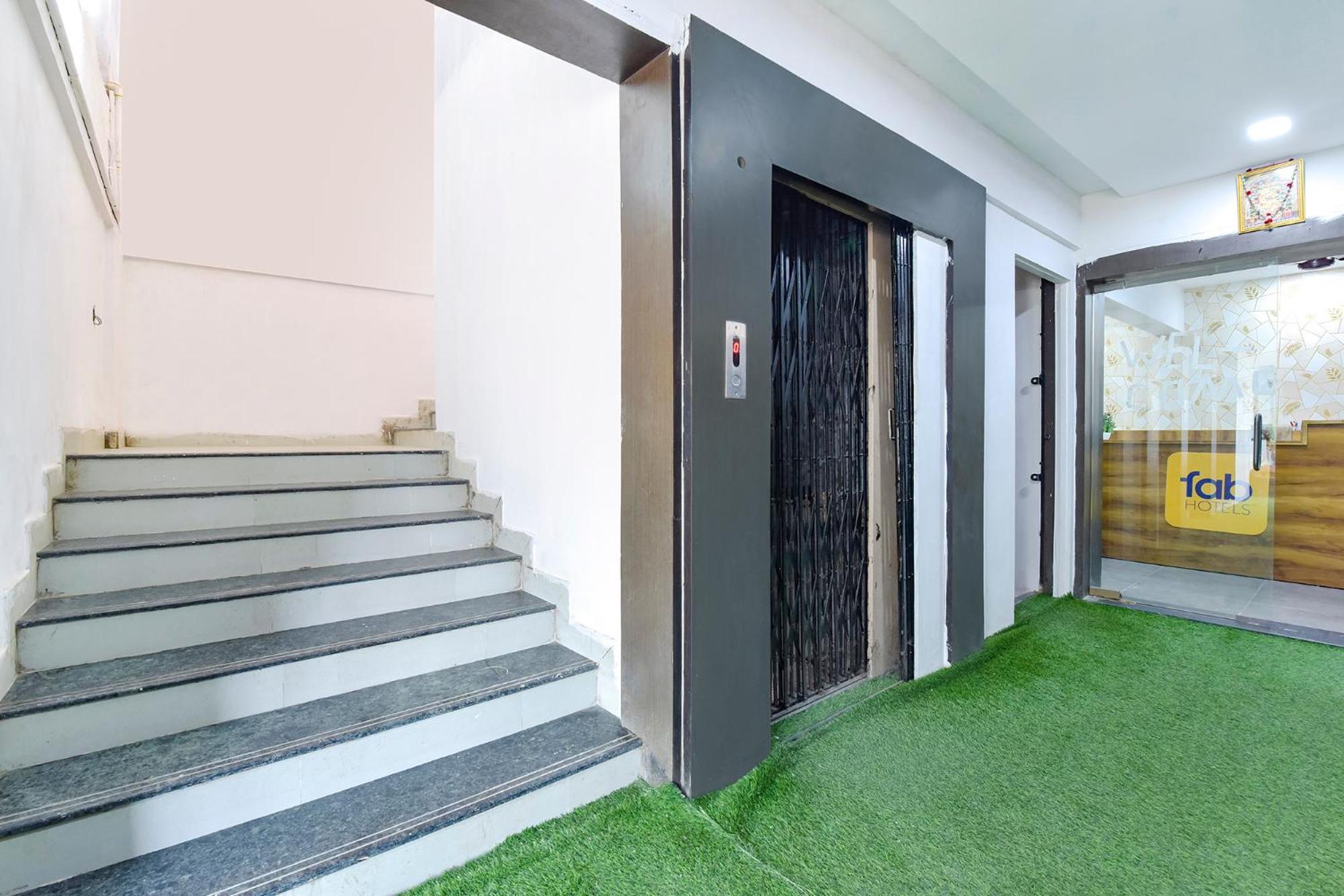 Fabhotel Star Ahmedabad Bagian luar foto