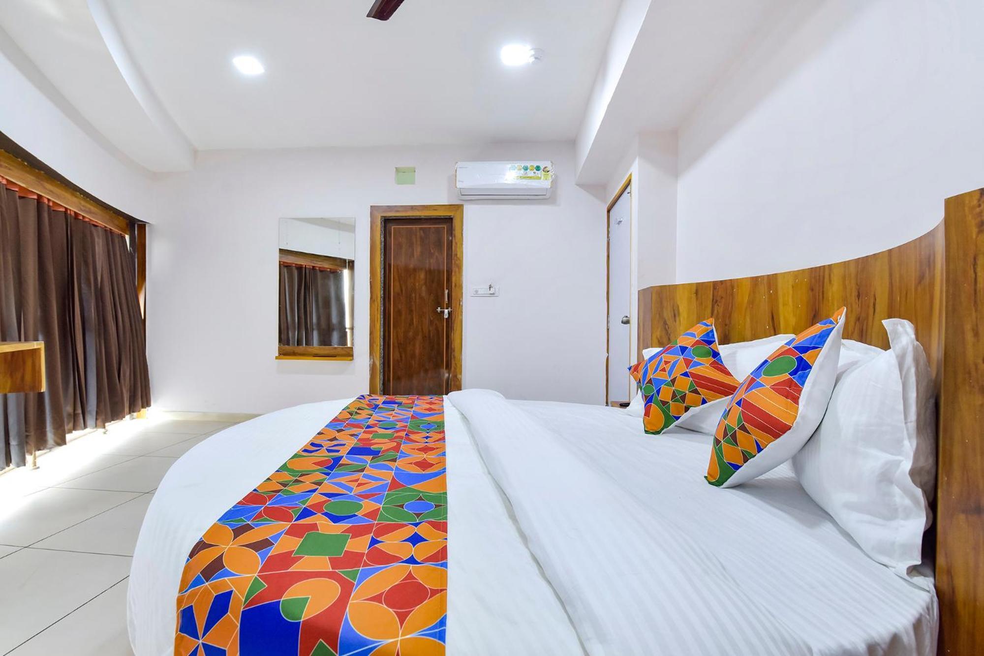 Fabhotel Star Ahmedabad Bagian luar foto
