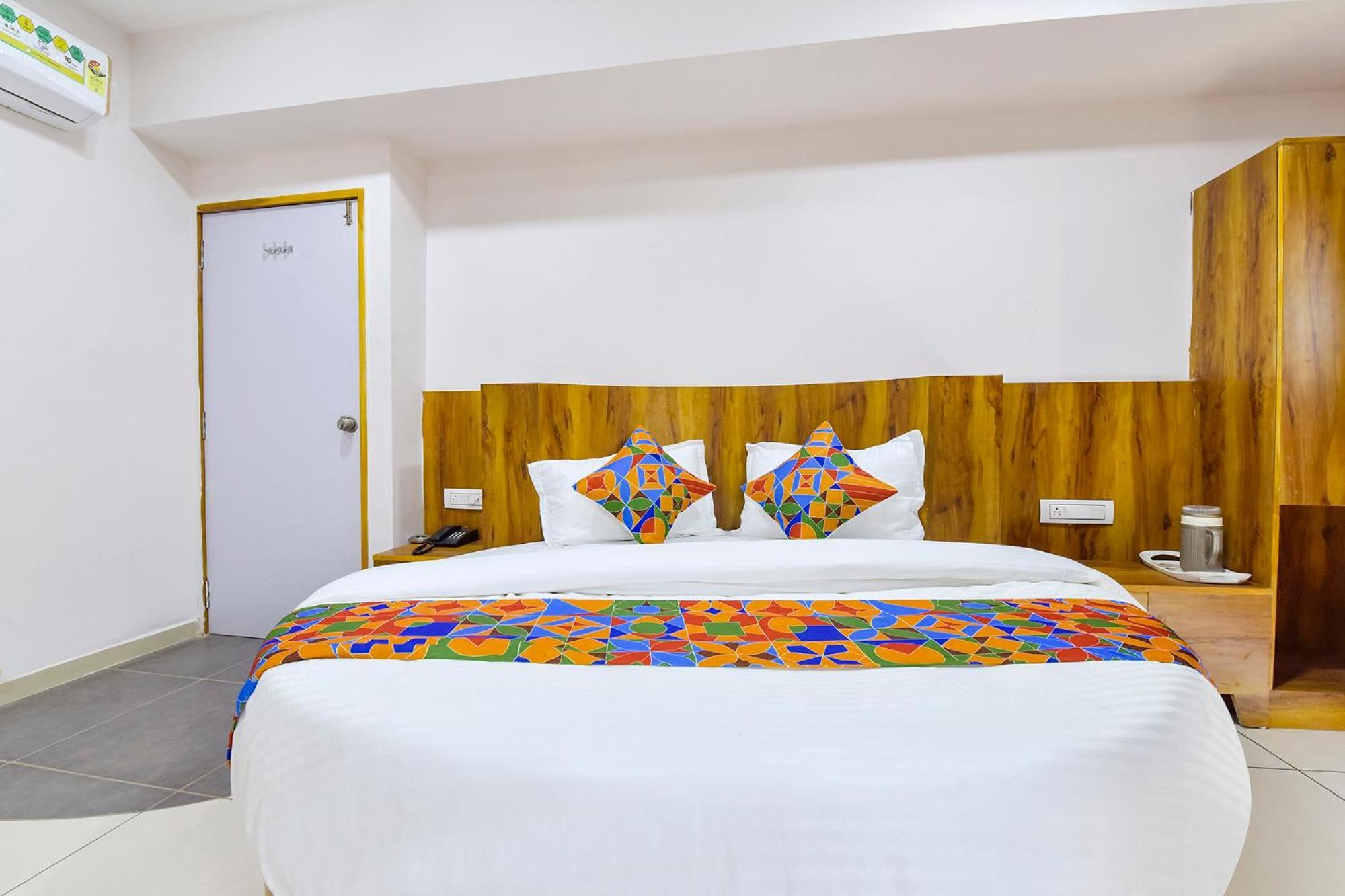 Fabhotel Star Ahmedabad Bagian luar foto