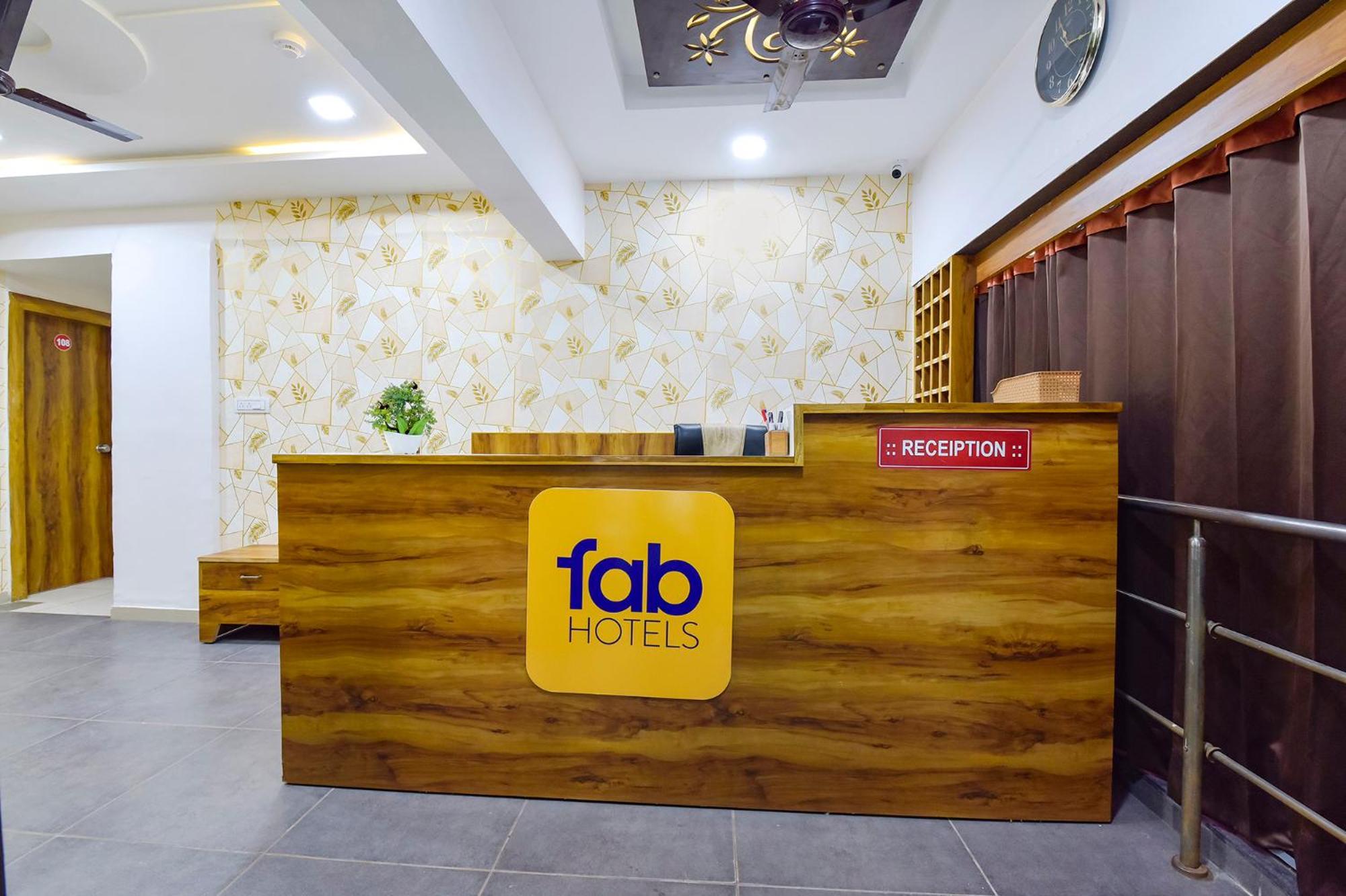 Fabhotel Star Ahmedabad Bagian luar foto